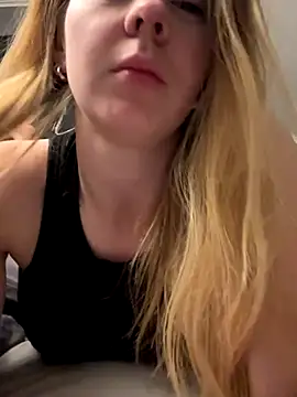 Snapshot of ellieen chatting on October 2025 10:55:01 PM ellieen online show from October 2025 10:55:01 PM