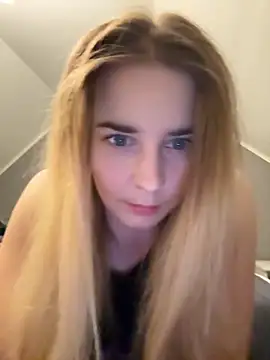 Snapshot of ellieen chatting on November 2025 09:57:02 PM ellieen online show from November 2025 09:57:02 PM