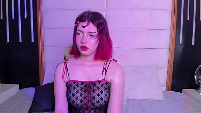 Snapshot of RebecaSnow chatting on November 2025 10:10:02 PM RebecaSnow online show from November 2025 10:10:02 PM