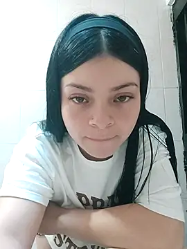 LunaJacobs online show from November 2025 09:47:01 PM