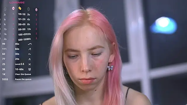 Snapshot of JuliannaWenger chatting on November 2025 03:45:01 PM JuliannaWenger online show from November 2025 03:45:01 PM