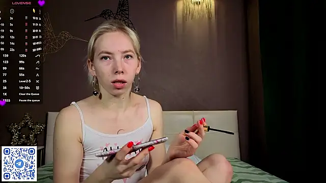 Snapshot of JuliannaWenger chatting on February 2026 03:43:01 PM JuliannaWenger online show from February 2026 03:43:01 PM