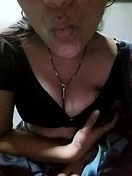 Hottestgirll online show from November 2025 08:32:01 PM