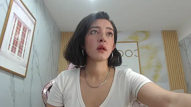 Snapshot of sara_lopez_s chatting on September 2025 01:05:01 PM sara lopez s online show from September 2025 01:05:01 PM