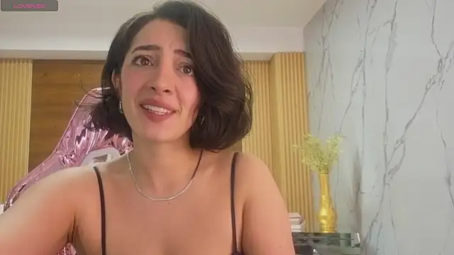 Snapshot of sara_lopez_s chatting on May 2026 02:12:02 PM sara lopez s online show from May 2026 02:12:02 PM