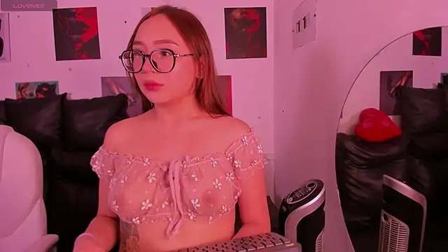 Snapshot of koraline_333 chatting on April 2026 01:33:02 PM koraline 333 online show from April 2026 01:33:02 PM