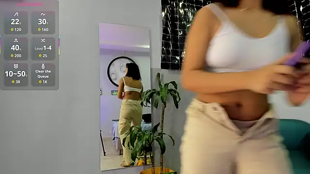 Snapshot of Sofia_villareal chatting on November 2025 12:40:01 PM Sofia villareal online show from November 2025 12:40:01 PM