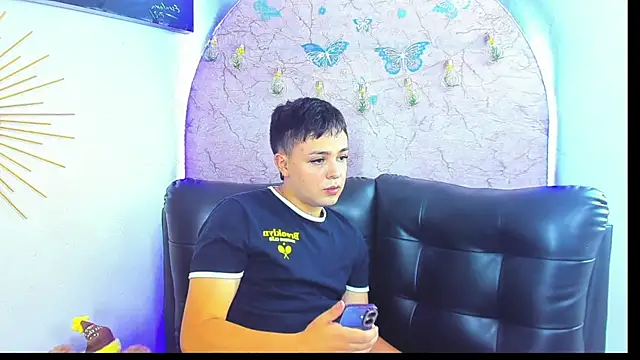 christopher Hot online show from April 2026 03:46:01 AM