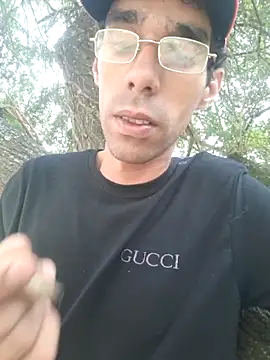 Dedede32 online show from November 2025 07:48:02 PM