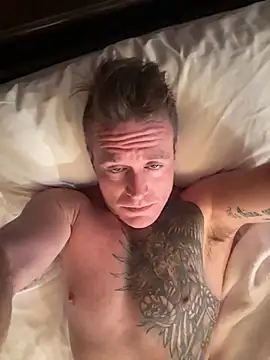 DILFiGuess11 online show from November 2025 01:44:01 PM