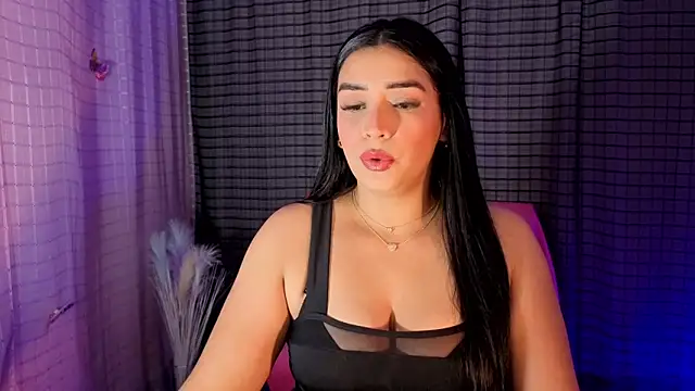 Kayleemorales online show from December 2025 05:19:02 PM