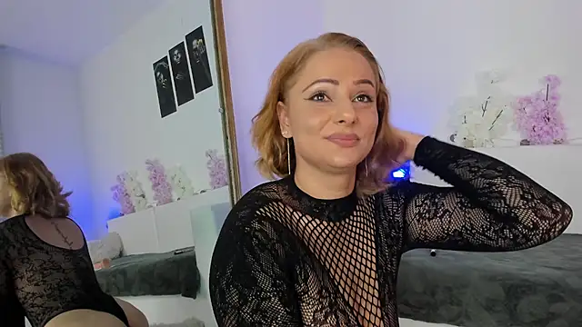 Snapshot of HoneyKissy chatting on November 2025 07:08:02 AM HoneyKissy online show from November 2025 07:08:02 AM