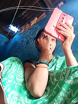 Jooli xx online show from October 2025 03:53:01 AM