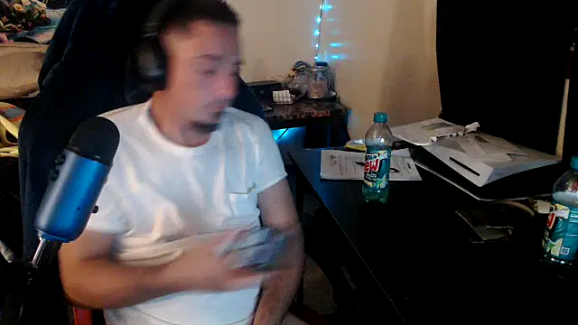 YoBlezz online show from October 2025 07:05:02 AM