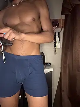 TRILLAHUNG online show from October 2025 03:19:01 AM