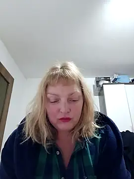 LiluLiluLilu online show from December 2025 07:22:01 PM