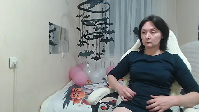 VivianGuchih online show from October 2025 11:55:01 AM