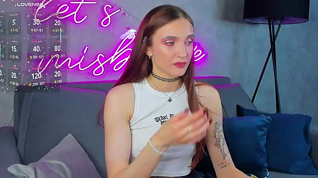 Snapshot of Alisha_Green chatting on June 2026 09:20:01 AM Alisha Green online show from June 2026 09:20:01 AM