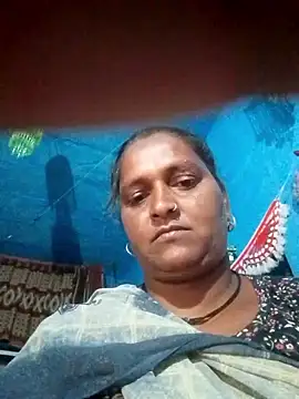 Snapshot of Ishwariya_Hatwal chatting on October 2025 02:34:01 AM Ishwariya Hatwal online show from October 2025 02:34:01 AM