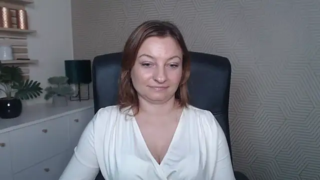 angelaSamt online show from November 2025 08:00:02 AM