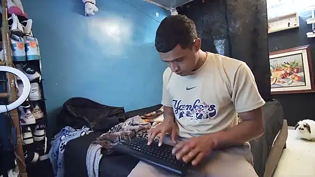 Snapshot of JoshuaMiller chatting on September 2025 01:02:02 PM JoshuaMiller online show from September 2025 01:02:02 PM