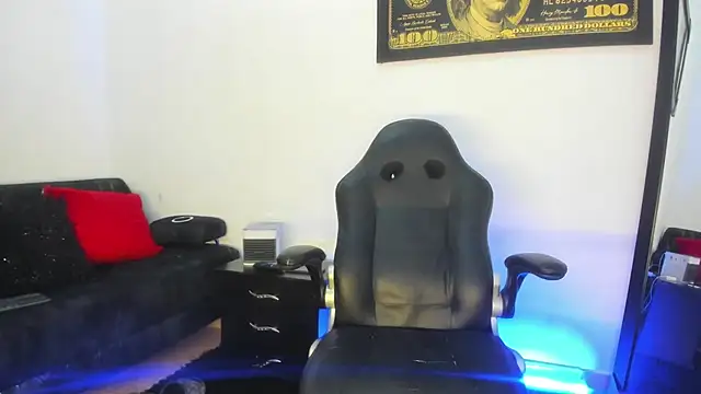 lucas manzon online show from December 2025 02:44:01 PM