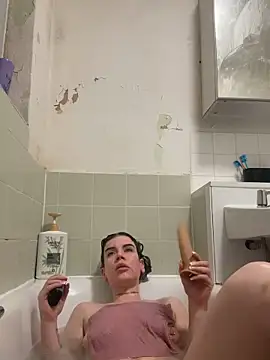 valentinalamont online show from December 2025 04:36:01 PM