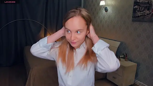 SoonMoor online show from November 2025 06:07:01 PM