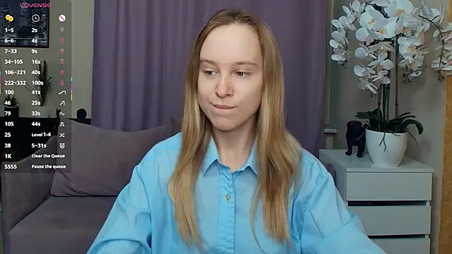 SoonMoor online show from March 2026 07:10:02 PM