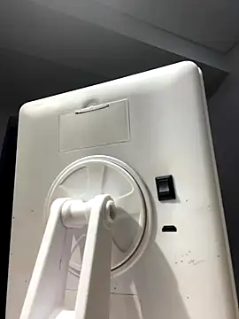 TiffanyyLam online show from September 2025 11:10:01 AM