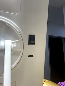 TiffanyyLam online show from October 2025 11:44:02 AM