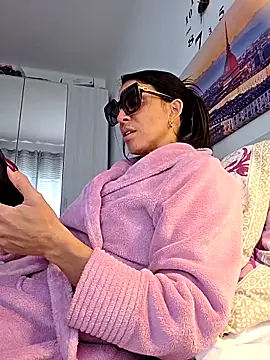 sexy7883 online show from December 2025 12:33:02 PM