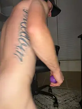 Badstepson33 online show from April 2026 01:27:02 AM