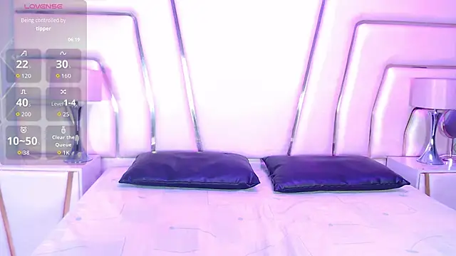 Snapshot of VioletPons chatting on November 2025 07:46:02 PM VioletPons online show from November 2025 07:46:02 PM