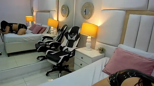 NahiaMonet online show from October 2025 11:44:01 AM