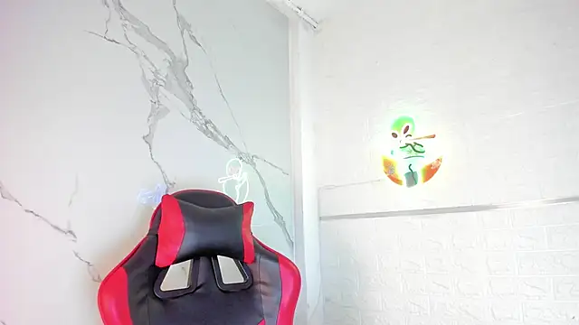 Snapshot of LolaXXXperience chatting on October 2025 11:32:02 AM LolaXXXperience online show from October 2025 11:32:02 AM