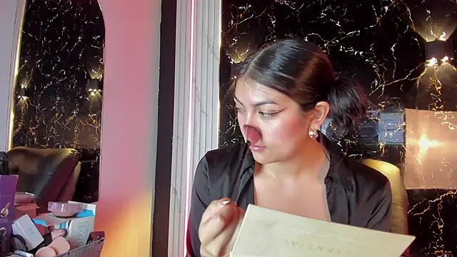 Snapshot of LolaXXXperience chatting on October 2025 11:11:01 AM LolaXXXperience online show from October 2025 11:11:01 AM