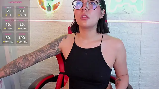 Snapshot of LolaXXXperience chatting on November 2025 11:31:02 AM LolaXXXperience online show from November 2025 11:31:02 AM