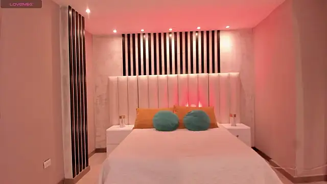 LucyWeiss  online show from November 2025 08:41:01 PM