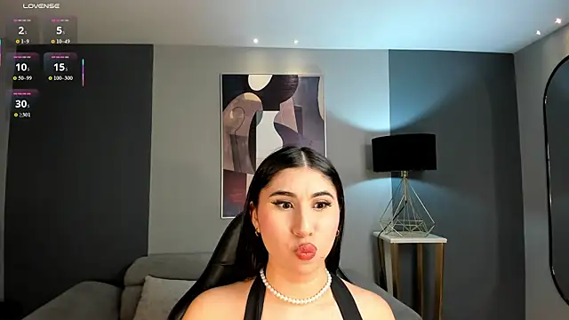 Snapshot of MayaMoretti_ chatting on July 2026 02:05:17 AM MayaMoretti online show from July 2026 02:05:17 AM
