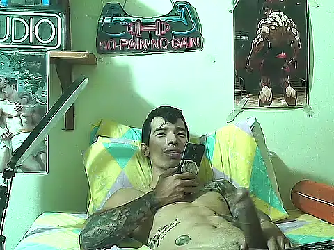Snapshot of Strongcockfitness chatting on November 2025 06:38:02 AM Strongcockfitness online show from November 2025 06:38:02 AM