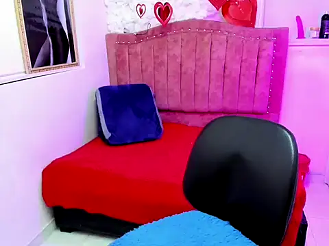 Snapshot of Britney_thx chatting on September 2025 10:32:02 PM Britney thx online show from September 2025 10:32:02 PM