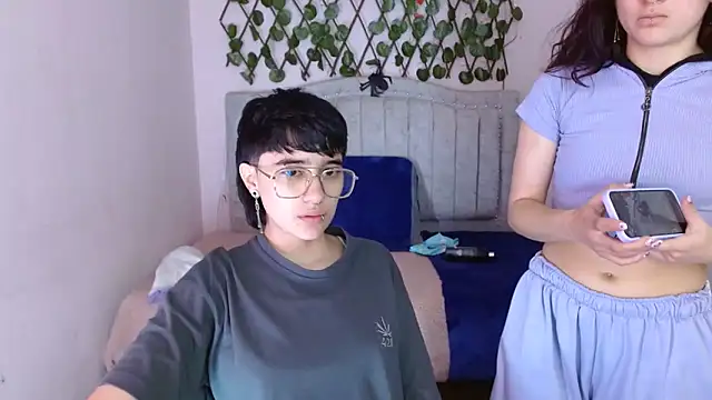 Snapshot of Britney_thx chatting on December 2025 01:10:01 AM Britney thx online show from December 2025 01:10:01 AM