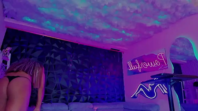 Naomy Alvaradoo online show from November 2025 02:20:01 PM