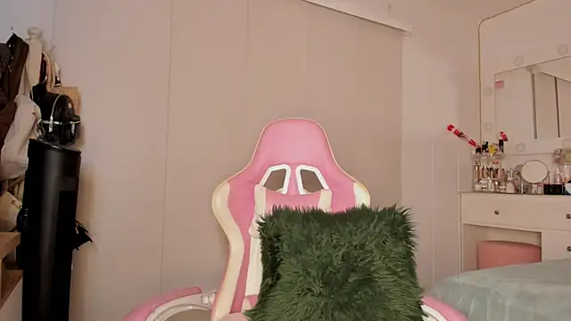 Snapshot of Lauuuuuuuu_ chatting on September 2025 04:16:02 AM Lauuuuuuuu  online show from September 2025 04:16:02 AM