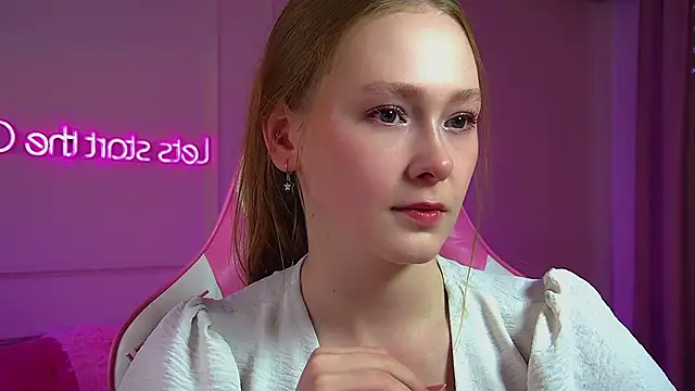 AgataFoxley online show from June 2026 07:28:01 AM