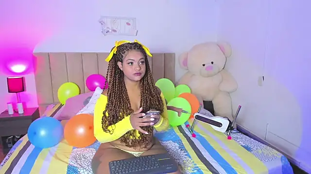 Hill Brownie online show from November 2025 12:49:02 PM