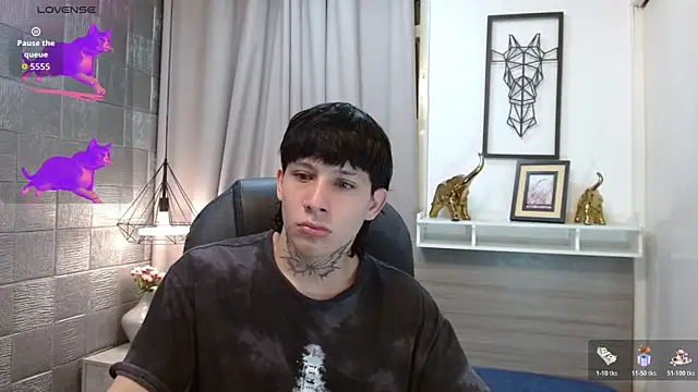 Iantwink18 online show from October 2025 06:12:01 PM