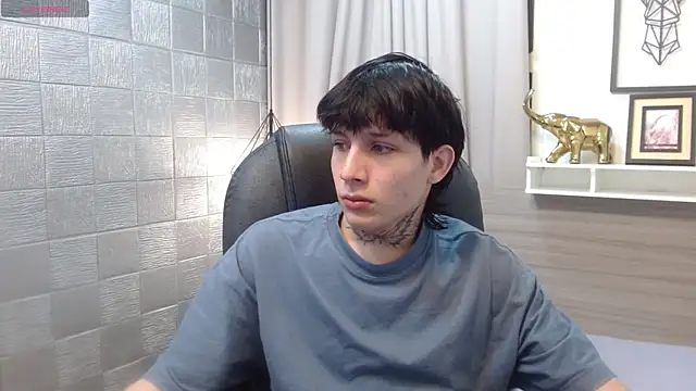 Iantwink18 online show from November 2025 03:27:01 AM