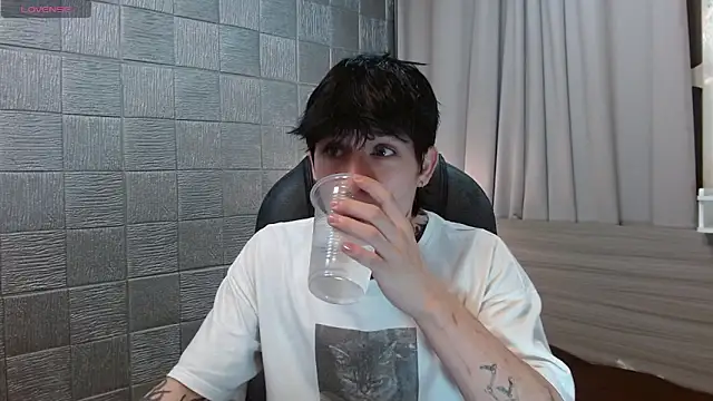 Iantwink18 online show from January 2026 08:23:02 PM